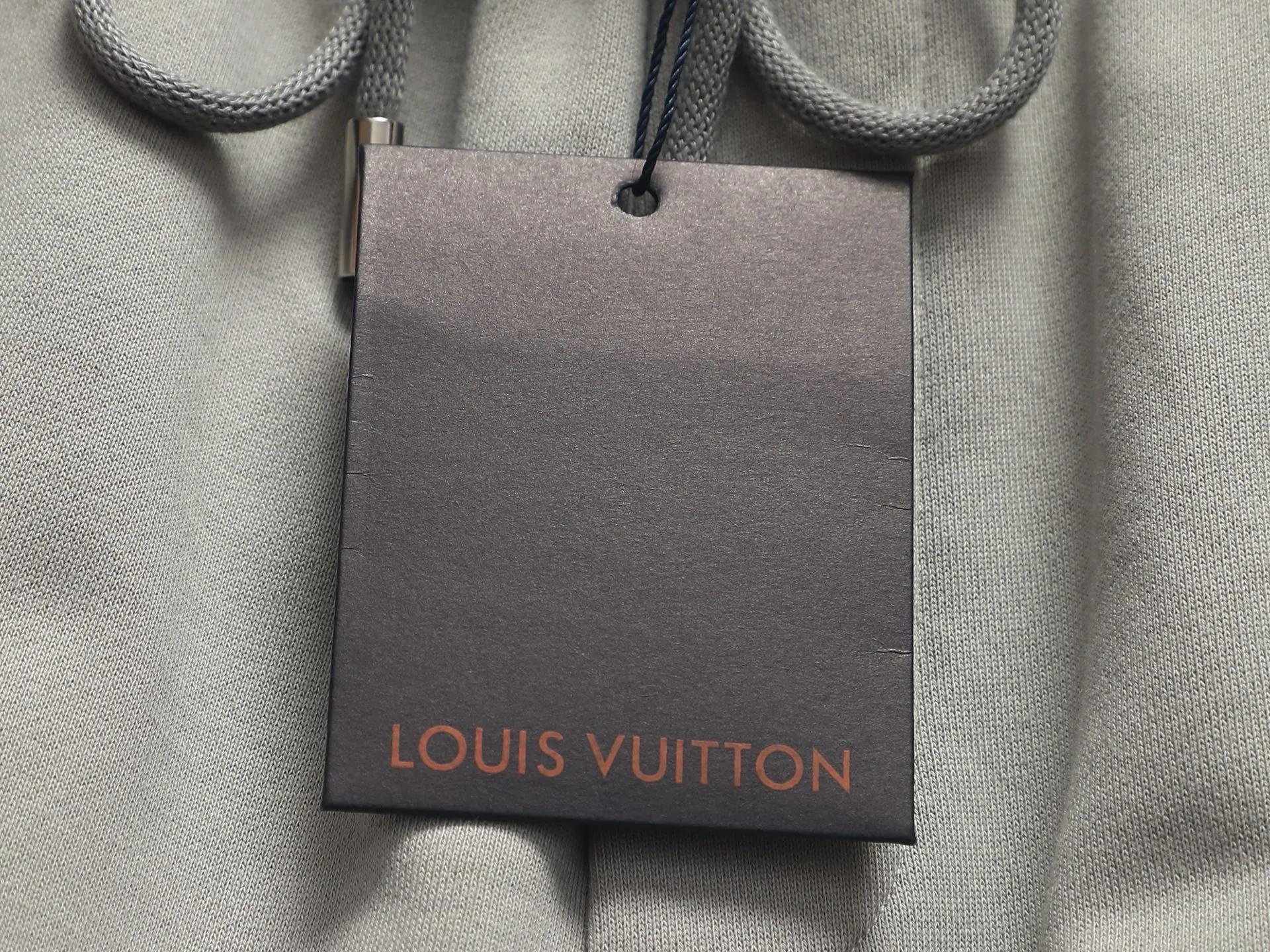[Higher version] Louis Vuitton/Louis Vuitton 2026SS New Arrival terry shorts, customized fabric using wafer cloth weaving, advanced hand-cut patchwork embroidery technology, tight and three-dimensional version, customized trouser cord hardware with strong texture, smooth, comfortable and Breathable upper body, concave and convex three-dimensional sense, fashionable and casual wear Color: Black White Avocado Color Sizes: S M L XL